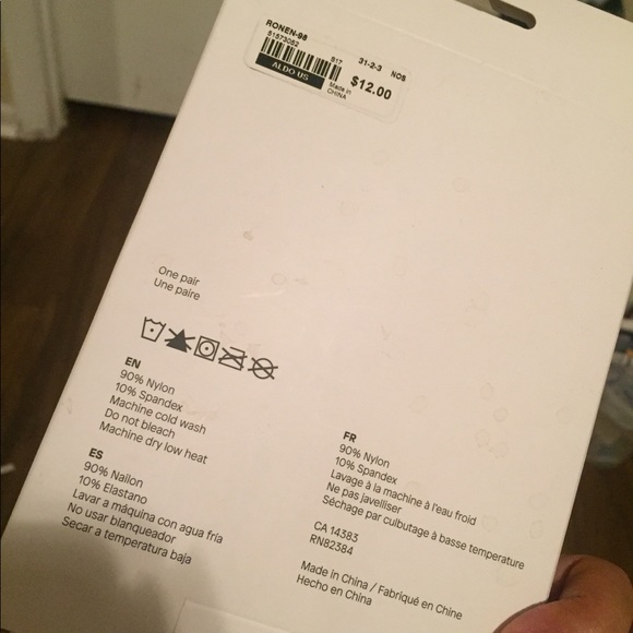 BRAND NEW packaged FISHNET tights - Picture 2 of 2